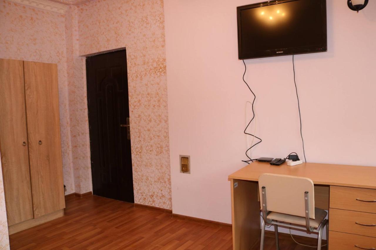 יירבאן Hotel 333 מראה חיצוני תמונה